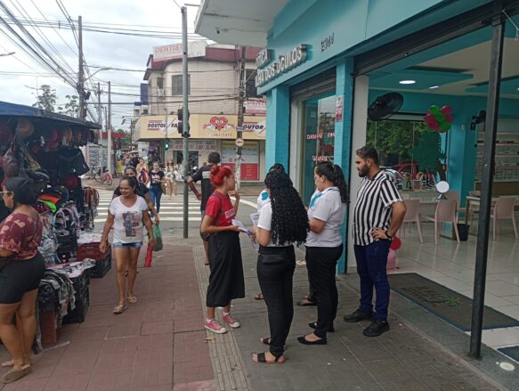 MAIS UMA PANFLETAGEM DO É BOMBA NAS RUAS E NAS COMUNIDADES ESCOLARES!