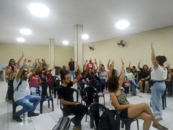 ACABOU A PACIÊNCIA! PROFESSORAS E PROFESSORES DE CUBATÃO APROVAM ESTADO DE GREVE E ATO SEGUIDO DE ASSEMBLEIA NA TERÇA (2)